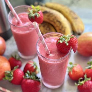 Banana, Apple and Strawberry Smoothie