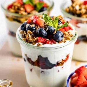 Greek Yogurt with Sliced Almonds & Berries
