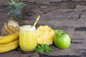 Pineapple, Apples and Banana Smoothie